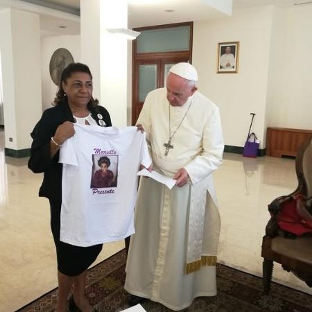 Papa Francisco recebeu Marinete, mãe de Marielle Franco Papa Francisco recebeu Marinete, mãe de Marielle Franco