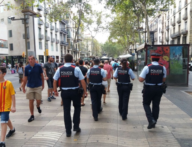Policiamento é reforçado na região onde ocorreu o atentando em Barcelona - João Henrique Marques/UOL