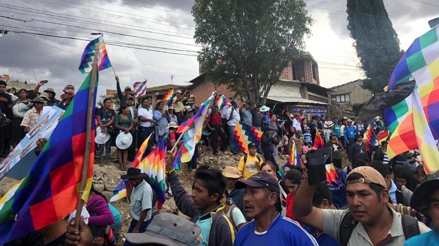 Apoiadores do ex-presidente da Bolívia, Evo Morales, fazem manifestação em Cochabamba - Mitra Taj/Reuters