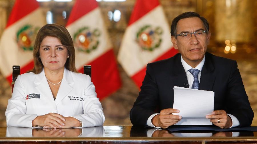 6.mar.2020 - A ministra da Saúde do Peru, Elizabeth Hinostroza, e o presidente, Martin Vizcarra, anunciam o 1º caso no país - Presidência do Peru/AFP