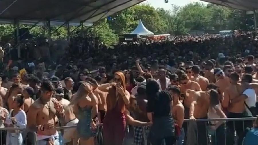 Imagens publicadas nas redes sociais mostram aglomeração e pessoas sem máscara durante festa clandestina em São Paulo - Reprodução/Instagram