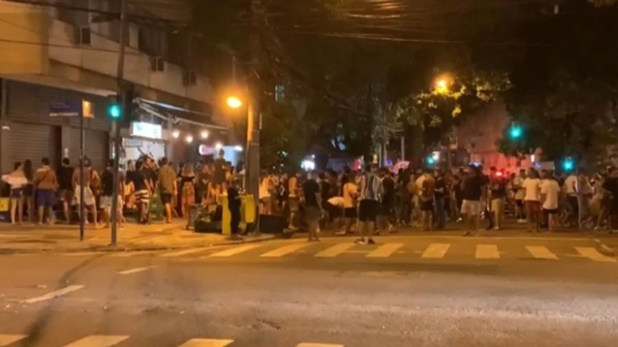 Rua Humberto de Campos, no Leblon, tomada de gente no domingo de Carnaval - Rodrigo Viga/Divulgação