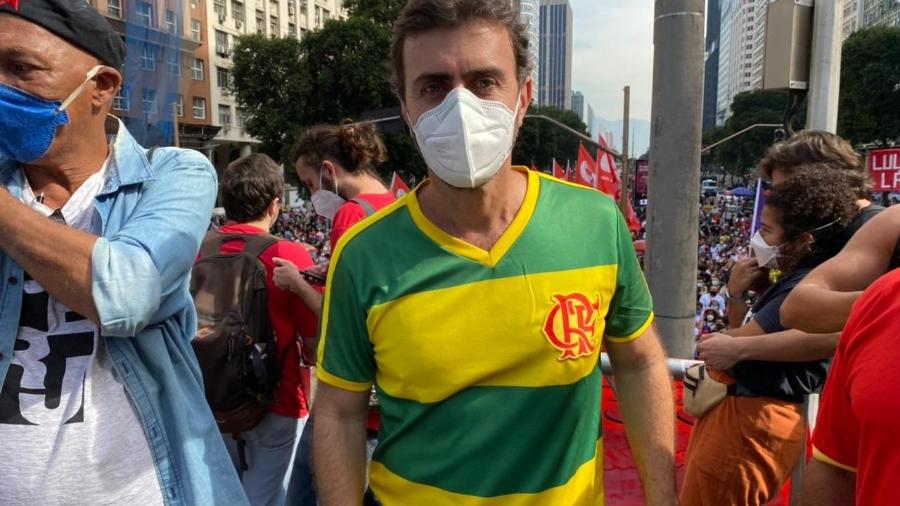 O deputado Marcelo Freixo (PSB) participa do protesto no Rio - Daniela Dutra/UOL