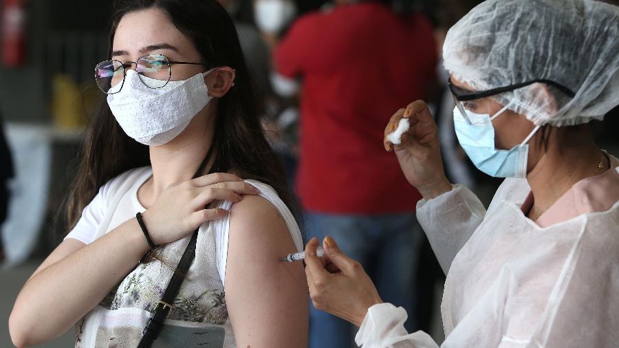 Até agora, mais de 82,3 milhões de brasileiros completaram a vacinação contra a covid-19 - GUILHERME DIONíZIO/ESTADÃO CONTEÚDO