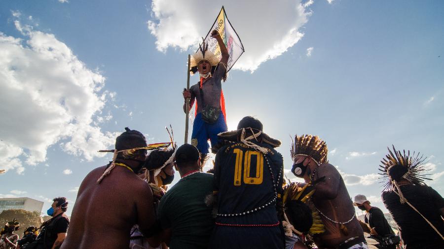 Acampamento dos indígenas sobre o marco temporal, em Brasília, na semana passada - Ramon Vellasco/UOL