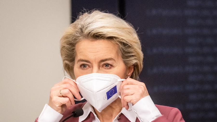 28.nov.2021 - A presidente da Comissão Europeia, Ursula von der Leyen: corrida contra o tempo por nova variante - Gints Ivuskans/AFP