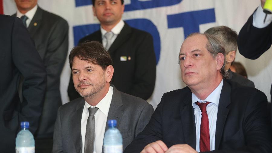Os irmãos Cid e Ciro Gomes, durante convenção do PDT em 2015 - Alan Marques/ Folhapress