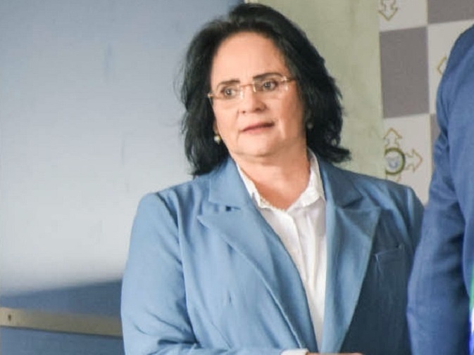 Aos 55 anos, ministra Damares Alves procura marido: 'Acredito em príncipe  encantado' · Notícias da TV