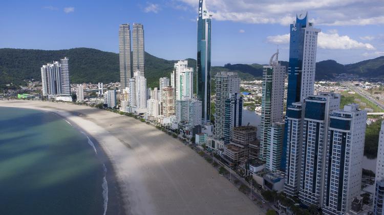 Balneário Camboriú (SC): verticalização na orla é vista como um problema por especialistas