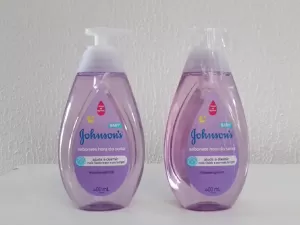 Sensação calmante: sabonete líquido Johnson's Baby está com 35% OFF