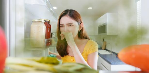 Abre a porta e tem vontade de correr? Geladeira fedorenta tem salvação