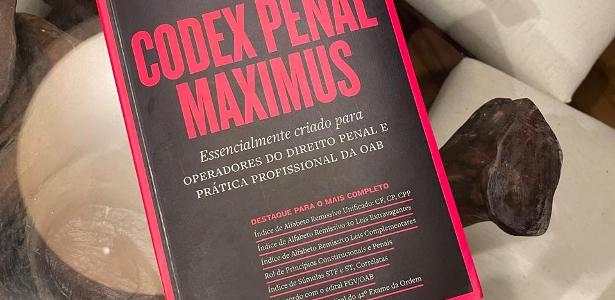 Estudante cria Vade Mecum com IA e é aprovada na prova da OAB