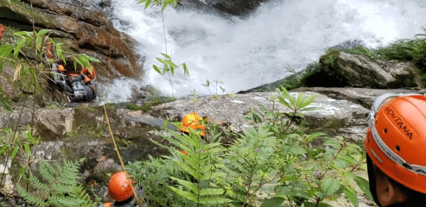 Mãe está desaparecida | Guarda civil morre ao fazer trilha de cachoeira em São Paulo