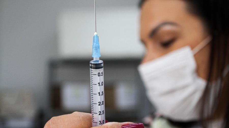 Brasil tem mais de 24,39 milhões de pessoas vacinadas com duas doses contra a covid-19 - Caio Fernandes/Estadão Conteúdo