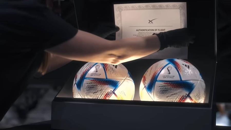 Starlink, de Elon Musk, fecha parceria com Qatar Airways e envia duas bolas da copa para o espaço - Divulgação/Starlink
