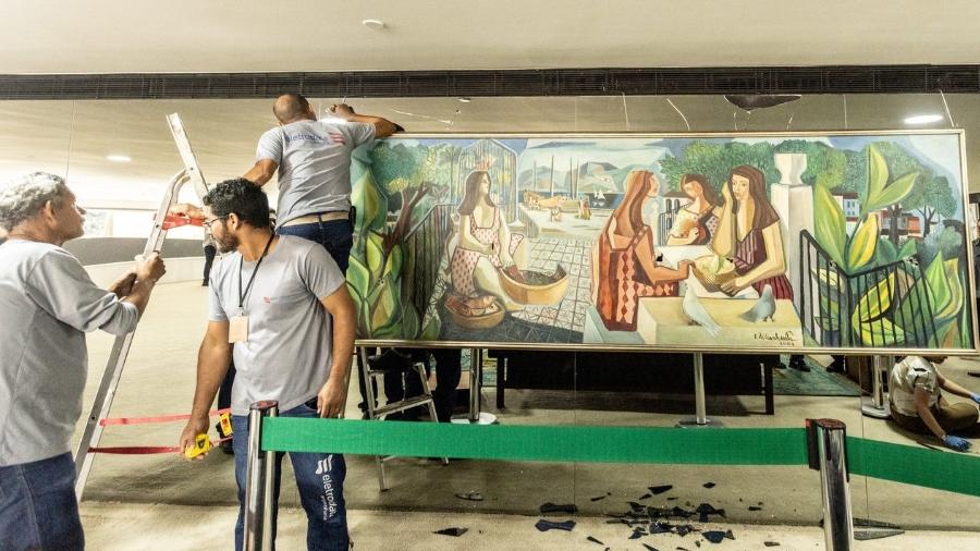 Obra de Di Cavalcanti sofreu rasgos em invasão de golpistas a Brasília - Gabriela Biló/Folhapress