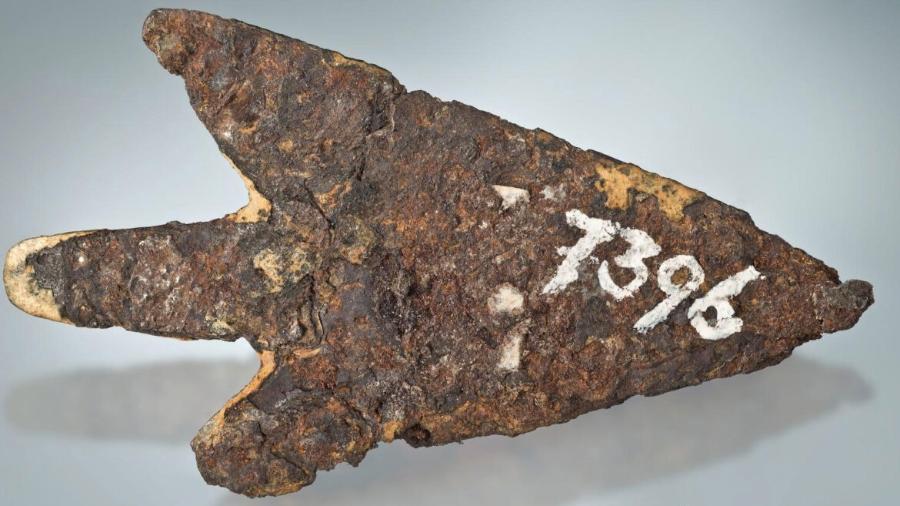 Ponta de flecha é feita de um meteorito da Idade do Bronze