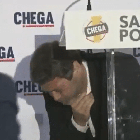 André Ventura passa mal durante discurso André Ventura passa mal durante discurso