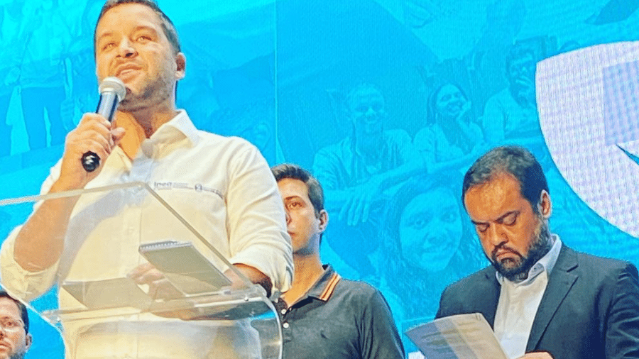 Thiago Pampolha, então vice-governador do Rio, discursa em formatura de projeto social, com governador Cláudio Castro (ao fundo) Thiago Pampolha, então vice-governador do Rio, discursa em formatura de projeto social, com governador Cláudio Castro (ao fundo)