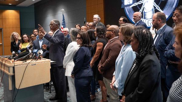 Deputados democratas do Texas deixaram o estado para barrar votação sobre redesenho eleitoral