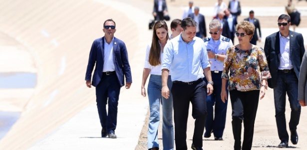 A presidente Dilma Rousseff e o governador Renan Filho (PMDB) inauguraram no dia 5 de novembro o 3° trecho do Canal do Sertão em Alagoas - Márcio Ferreira/Agência Alagoas