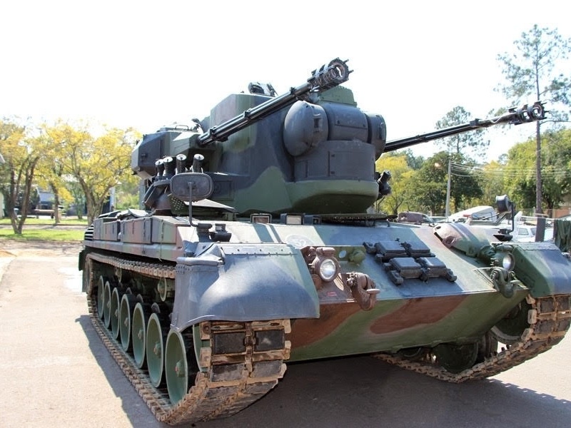 Como dizer carro blindado, carro-forte e tanque de guerra em inglês?  - English in Brazil