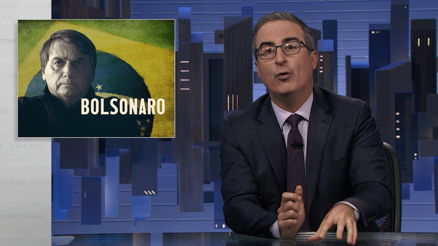 John Oliver, um dos principais apresentadores da TV dos EUA, criticou o presidente Jair Bolsonaro (PL) - Reprodução