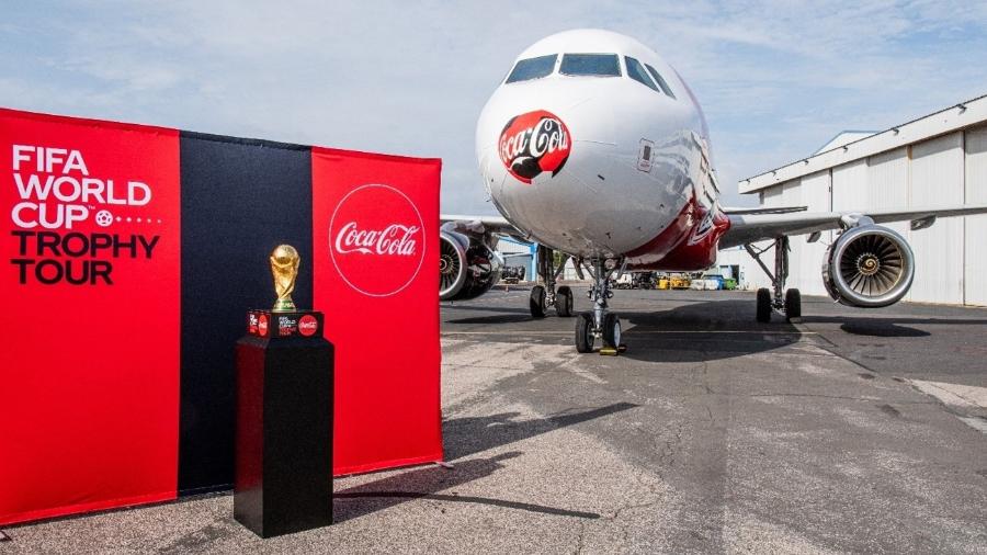 Tour da Taça, promovido pela Coca-Cola, passará pelos 32 países classificados para o Mundial - Divulgação