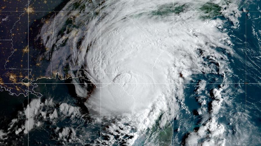 Idalia chegou à Flórida como são escolhidos os nomes dos furacões?