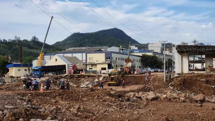 15.mai.2024 - Área de Roca Sales que tinha casas atualmente está destruída