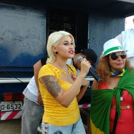 Sara winter, ex-Femen, participa de ato pró-impeachment no Rio de Janeiro - Paula Bianchi / UOL