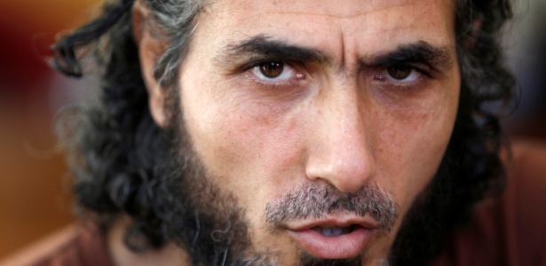 10.ago.2016 - O ex-preso de Guantánamo Jihad Ahmad Diyab dá entrevista em Buenos Aires, na Argentina - Enrique Marcarian/Reuters