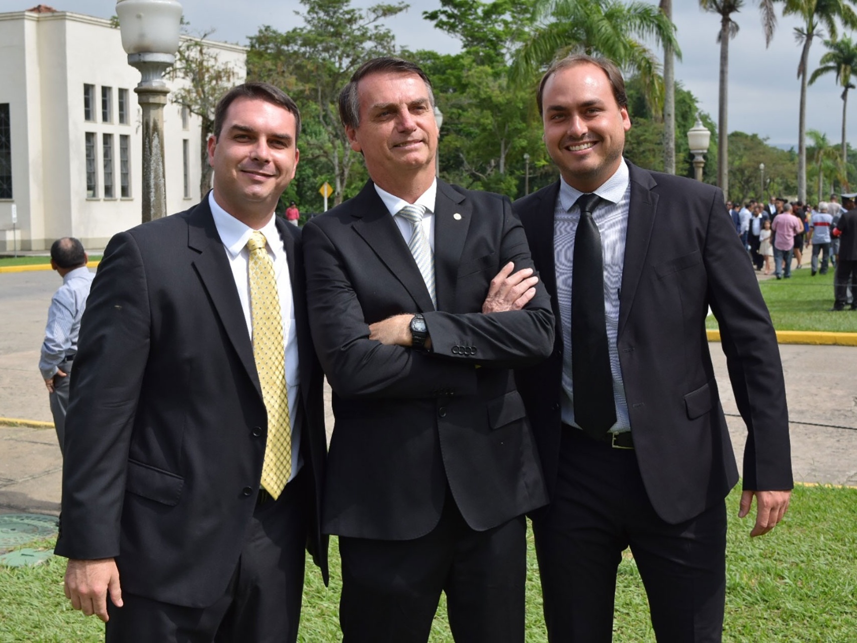 Quebra de sigilos do Caso Flávio revela indícios do esquema ilegal nos gabinetes de Jair e Carlos