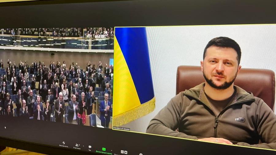 24.mar.2022 - O presidente da Ucrânia, Volodymyr Zelensky, discursou por meio de vídeo para os líderes da Otan, que se reuniram em Bruxelas, na Bélgica - Reprodução/Facebook/andrij.sybiha.7