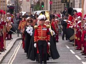Ceremony following the traditional rites of the monarchy - BBC - BBC