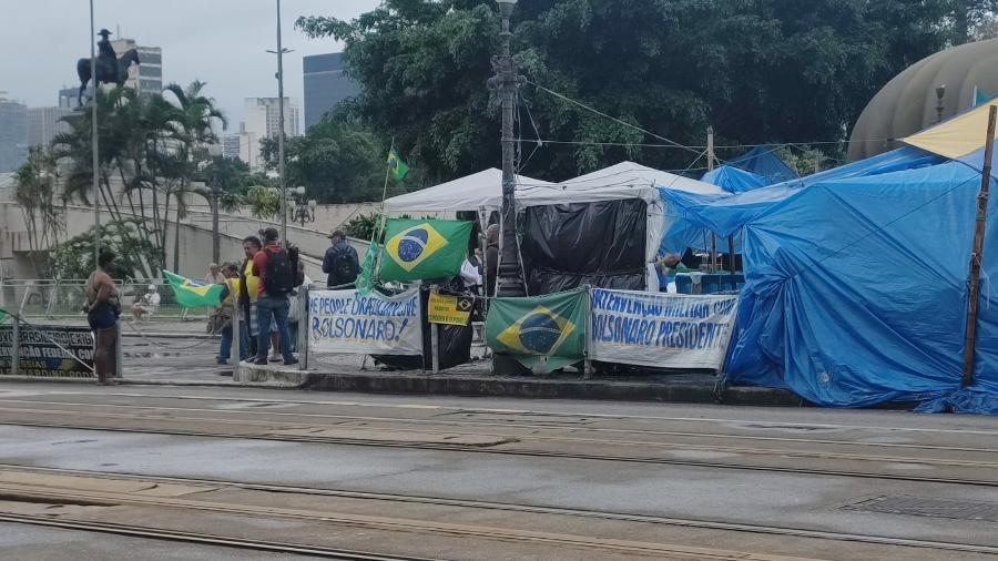 9.jan.2023 - Acampamento golpista em frente ao Comando Militar do Leste, no Rio, é desmontado - Igor Mello/UOL