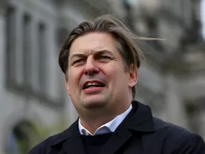 Partido alemão de extrema direita sanciona seu líder por declarações sobre organização nazista