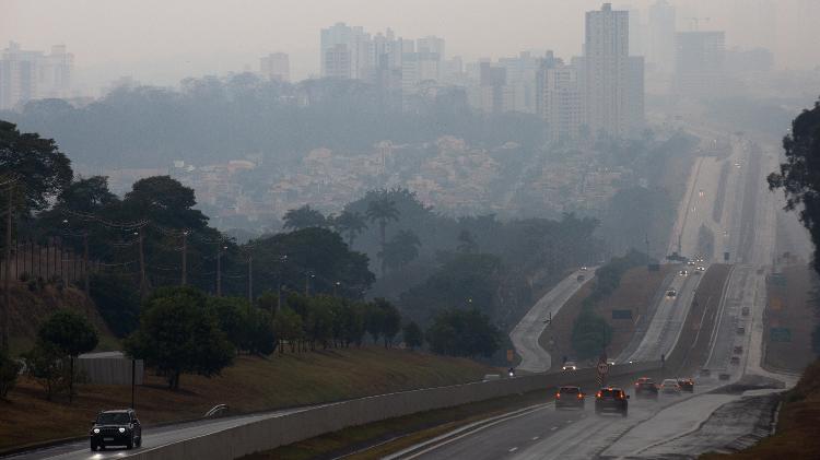 Zona sul de Ribeirão Preto encoberta por fumaça em 25 de agosto