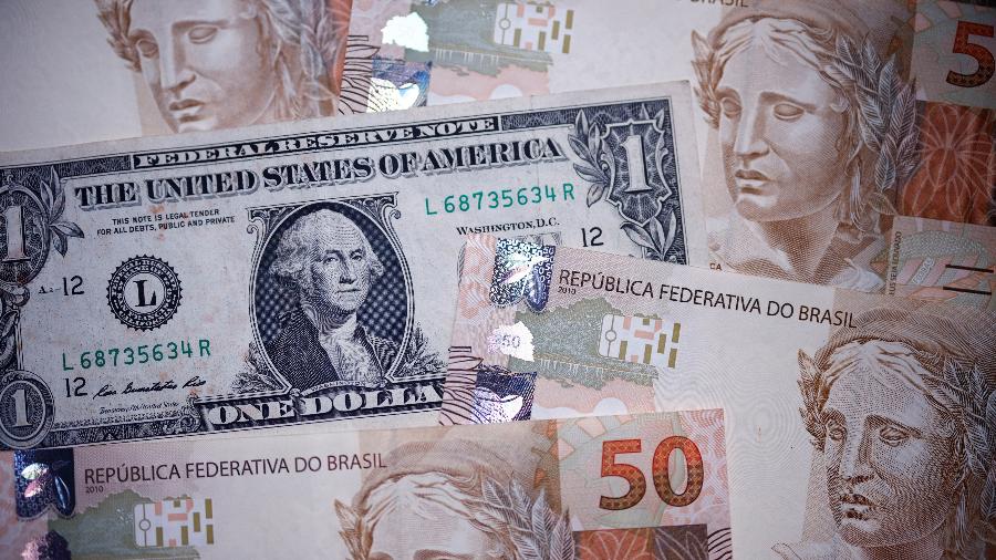 Notas de real e dólar - Amanda Perobelli/REUTERS