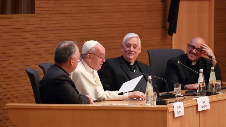 José Luis Narvaja (à direita) herdou a vocação do tio. Na foto, está na presença de papa Francisco em 2019 José Luis Narvaja (à direita) herdou a vocação do tio. Na foto, está na presença de papa Francisco em 2019