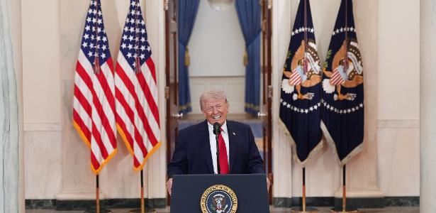 Dólar abre em alta com reação negativa de mercados globais à fala de Trump