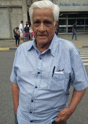 Carlos Alberto Barbosa, 84, faz a prova do Enem - Maria Luisa de Melo/UOL