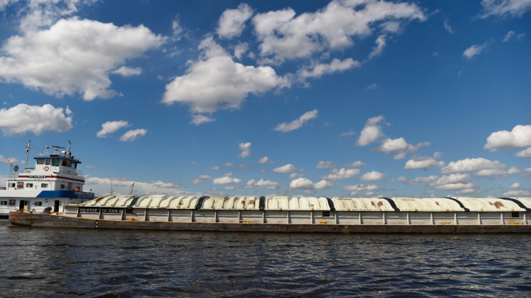 2018.abr.20 - Paraguai é o líder em navegação hidroviária na América Latina, atrás apenas dos EUA e da China no ranking mundial - EITAN ABRAMOVICH / AFP - EITAN ABRAMOVICH / AFP