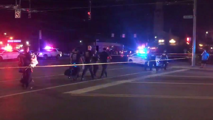 4.ago.2019 - Tiroteio em Dayton, nos EUA, deixou ao menos 10 mortos, incluindo o atirador, segundo a polícia local - Derek Myers/Twitter/AFP