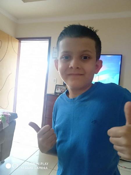 João Bernardo, de 9 anos, pegou o celular da mãe e tentou negociar uma casa, em Sergipe, no valor de R$ 110 mil por meio de um aplicativo - Arquivo Pessoal/Daiana Campiolo