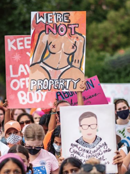 2.out.2021 - Mulheres protestam em Austin (Texas) contra lei que proíbe aborto após seis semanas de gestação - Sergio Flores/AFP