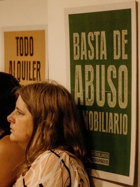 Dezenas de inquilinos se reuniram em um ato para defender a lei de aluguel na Argentina