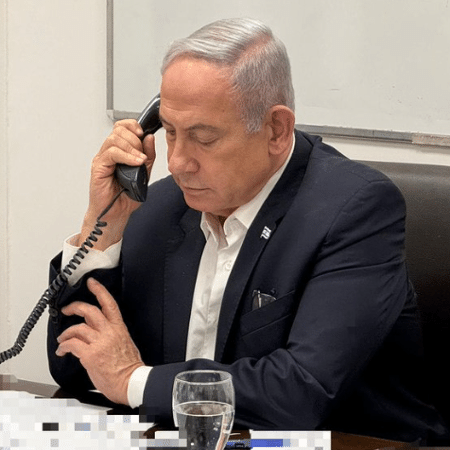 Benjamin Netanyahu fala com Joe Biden ao telefone; presidente americano convenceu colega a não revidar imediatamente