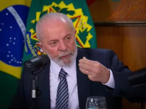 Lula critica associação de entrevista ao UOL a alta do dólar: 'Cretinos'