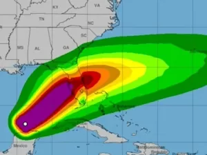 Furacão Milton chegou à Flórida? Veja rota prevista de destruição